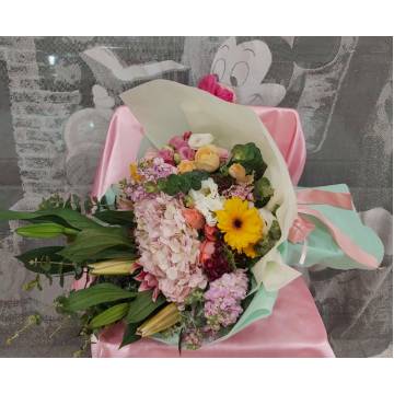 Anniversary Hand Bouquet AHB01 (Large)